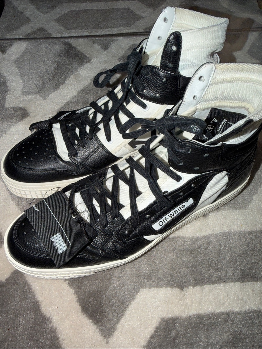 Off-White off court men’s size 11 black & white high tops